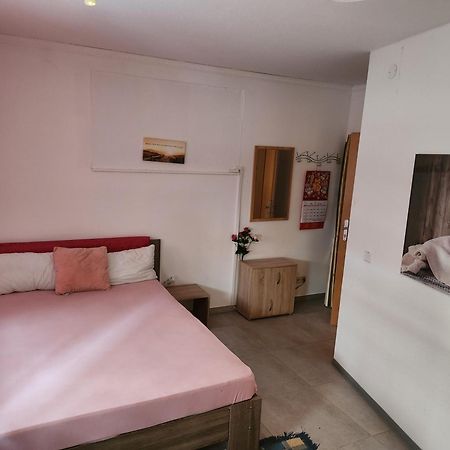 Halle, Top -Preise, 79 Qm Sd Fewo, Eg, Wahlweise Mit 1- 3 Dz, Tv Lounge, Kueche, Bad Wc Einfach Und Gut, Langzeitmieter Vb Preise Halle  Εξωτερικό φωτογραφία