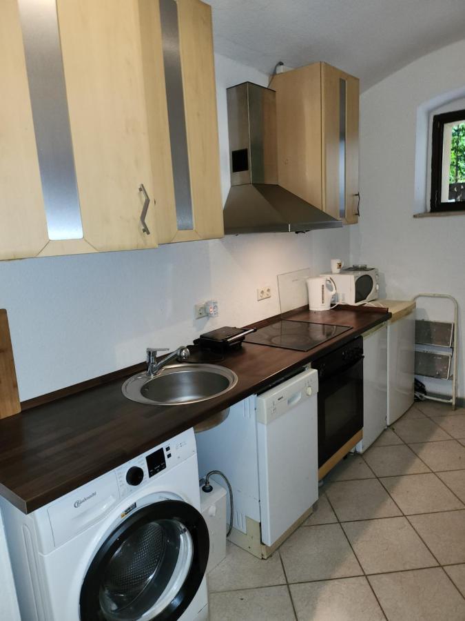 Halle, Top -Preise, 79 Qm Sd Fewo, Eg, Wahlweise Mit 1- 3 Dz, Tv Lounge, Kueche, Bad Wc Einfach Und Gut, Langzeitmieter Vb Preise Halle  Εξωτερικό φωτογραφία