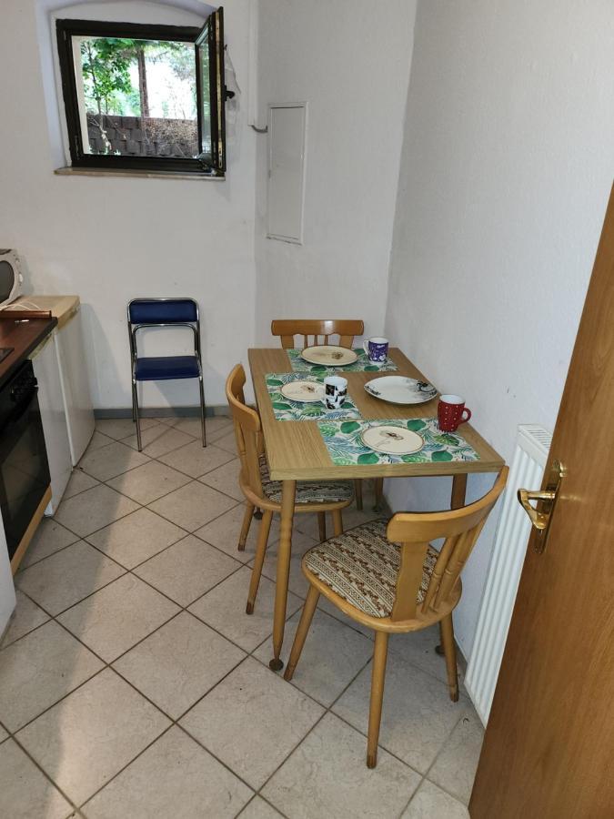 Halle, Top -Preise, 79 Qm Sd Fewo, Eg, Wahlweise Mit 1- 3 Dz, Tv Lounge, Kueche, Bad Wc Einfach Und Gut, Langzeitmieter Vb Preise Halle  Εξωτερικό φωτογραφία