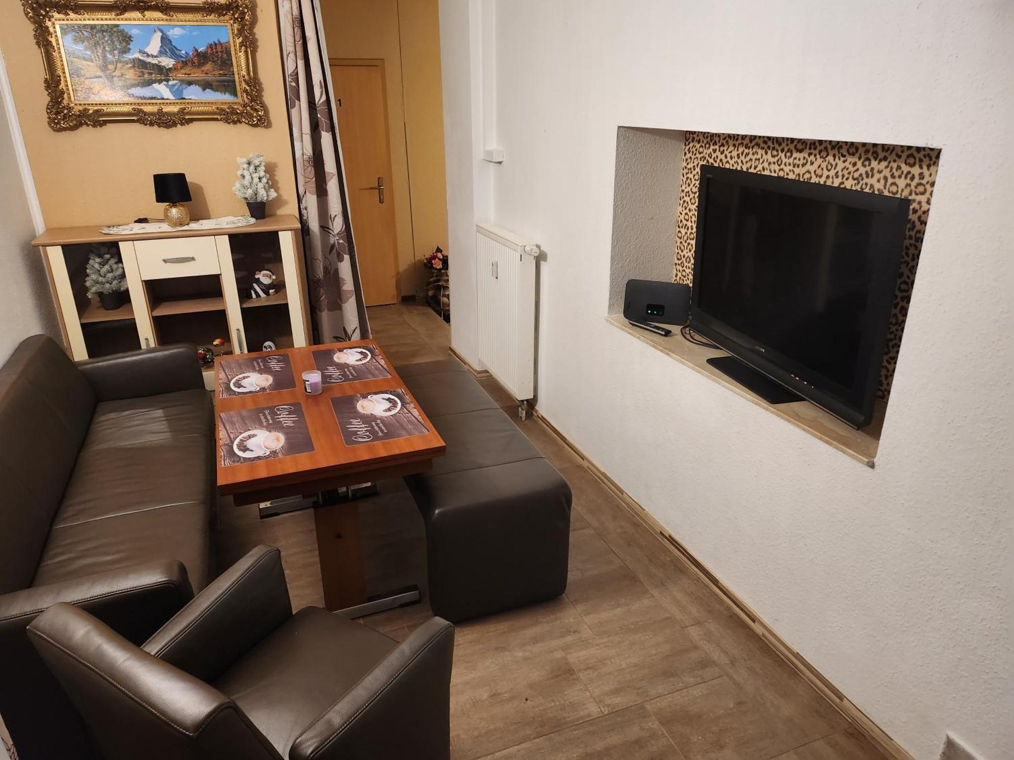 Halle, Top -Preise, 79 Qm Sd Fewo, Eg, Wahlweise Mit 1- 3 Dz, Tv Lounge, Kueche, Bad Wc Einfach Und Gut, Langzeitmieter Vb Preise Halle  Εξωτερικό φωτογραφία