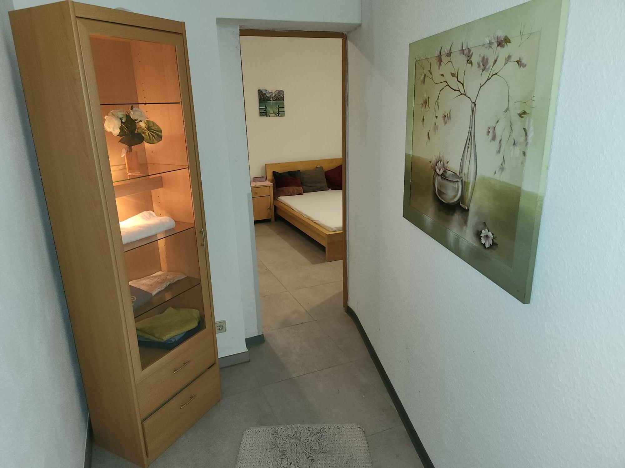 Halle, Top -Preise, 79 Qm Sd Fewo, Eg, Wahlweise Mit 1- 3 Dz, Tv Lounge, Kueche, Bad Wc Einfach Und Gut, Langzeitmieter Vb Preise Halle  Εξωτερικό φωτογραφία